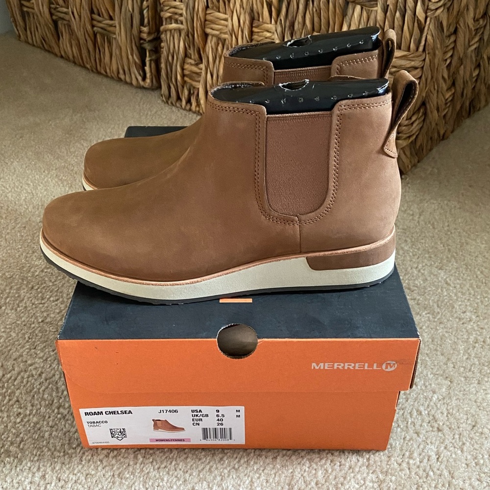 NWT Merrill Leather Roam Chelsea Boots (size9)